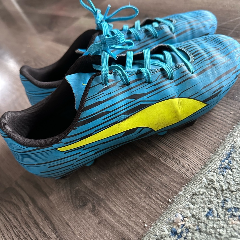 Kids Puma soccer cleats